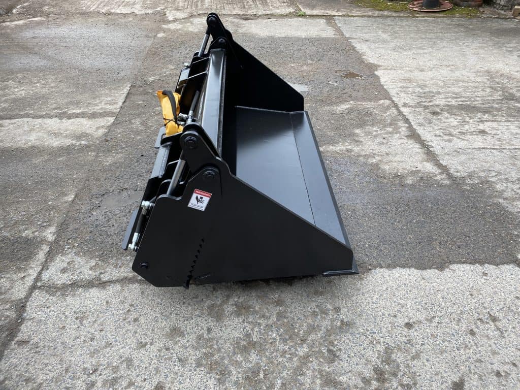4-in-1 multi-purpose skid steer bucket for loading, grabbing, dozing, and levelling