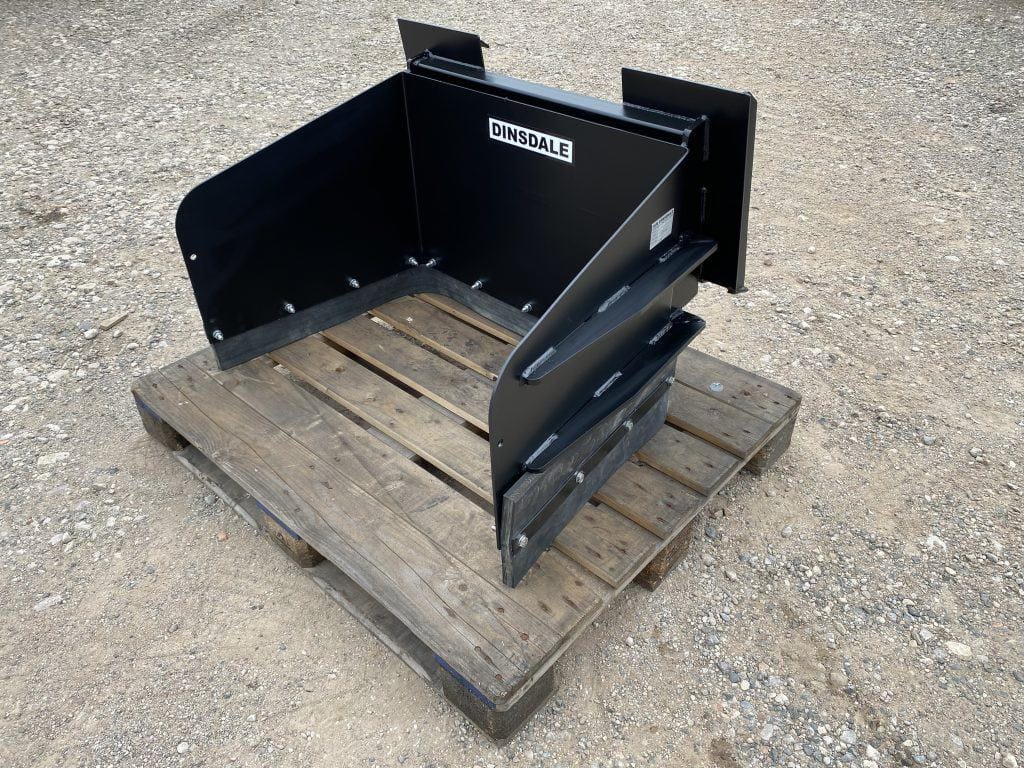Fixed push scraper attachment for skidsteers, ideal for slurry and waste clearance